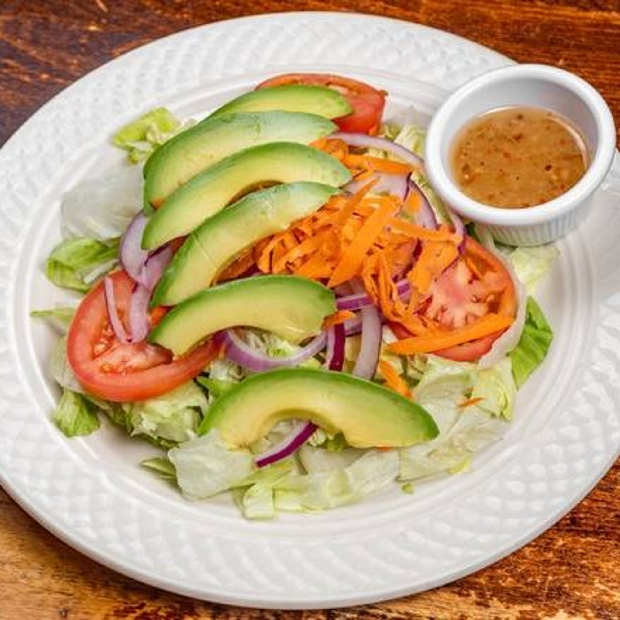 Ensalada Mixta Con Aguacate (Mixed Salad with Avocado)