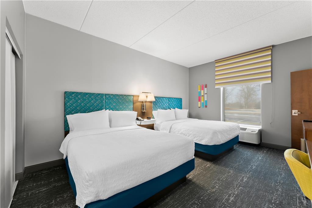 Hampton Inn & Suites Newtown Image