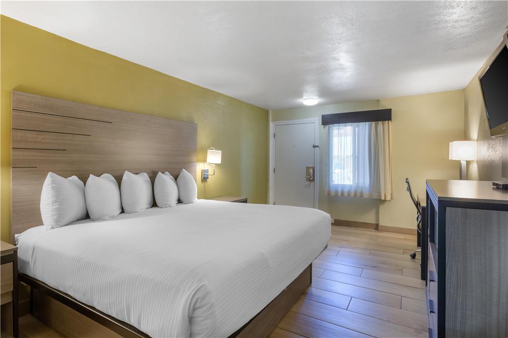 SureStay by Best Western Chambers Petrified Forest Image