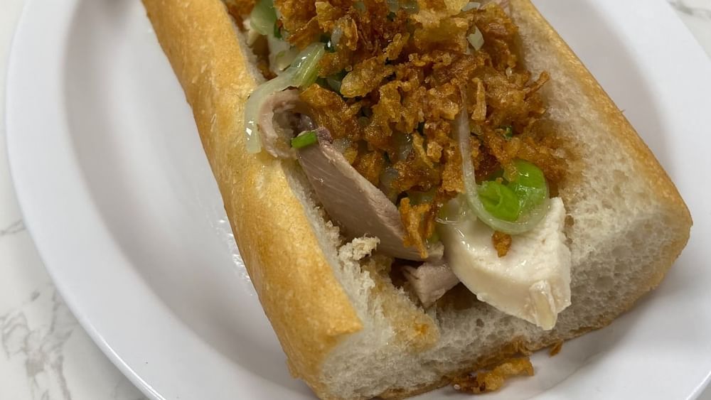 S3: Pho Binh Steamed Chicken Sandwich - Banh Mi Ga Dac Biet