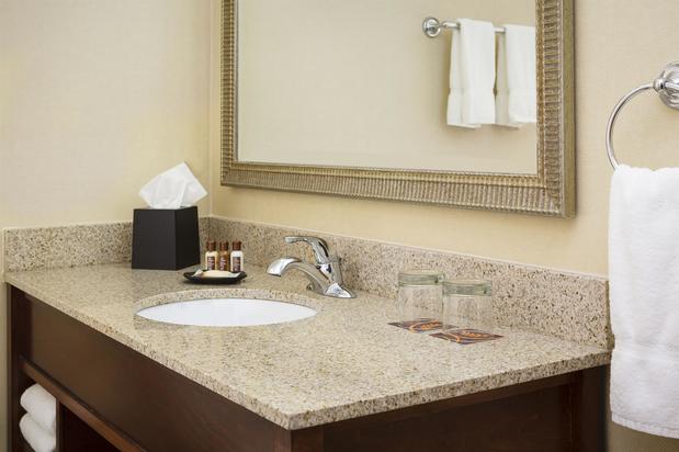 Images Sheraton Omaha Hotel