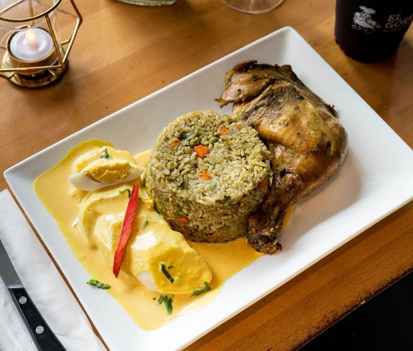 Arroz Con Pollo Y Huancaina