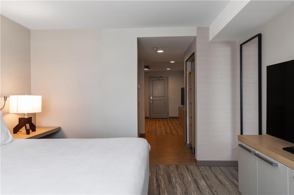 Hilton Garden Inn Auburn Image