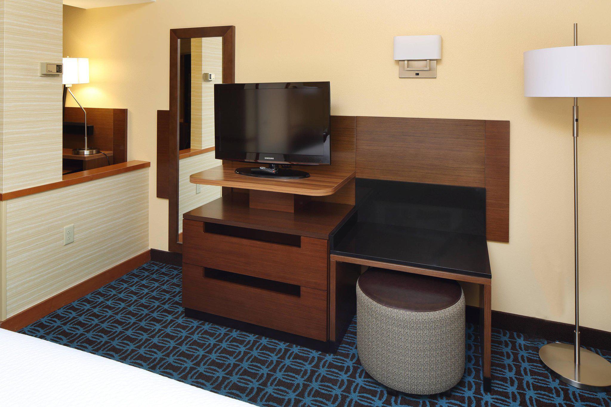 Fairfield Inn & Suites by Marriott Newark Liberty International Airport Photo