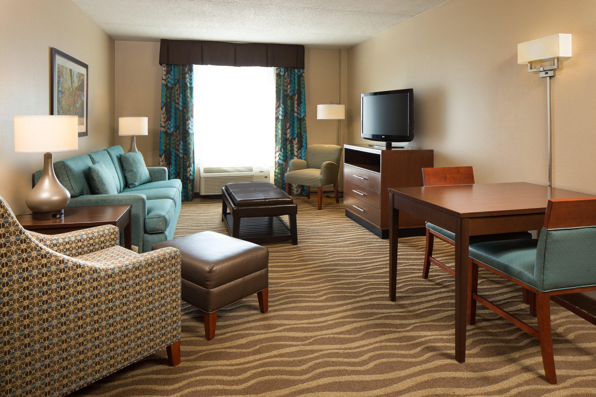 Holiday Inn & Suites Overland Park-West Photo