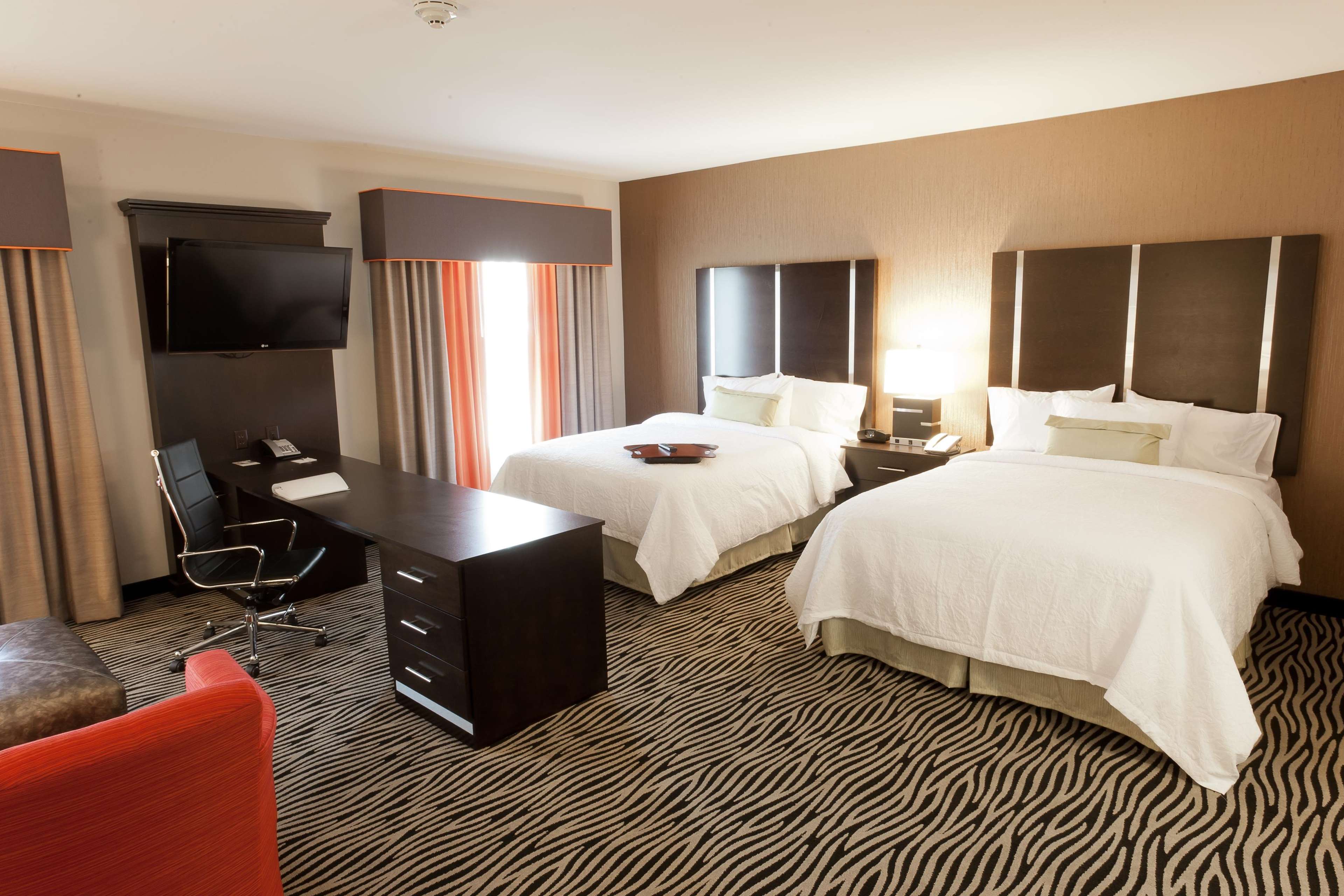 Hampton Inn & Suites Tulsa/Central Photo