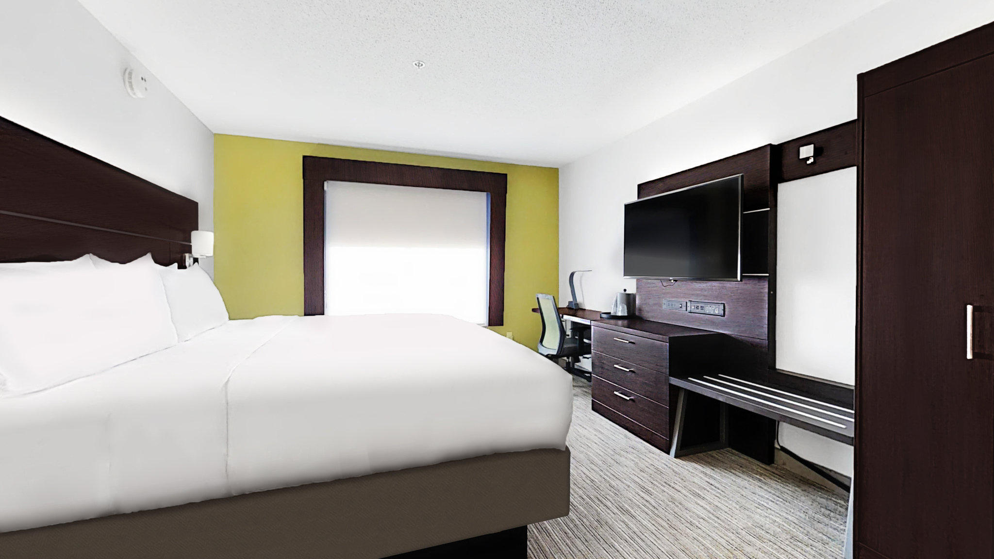 Holiday Inn Express New Orleans East Photo