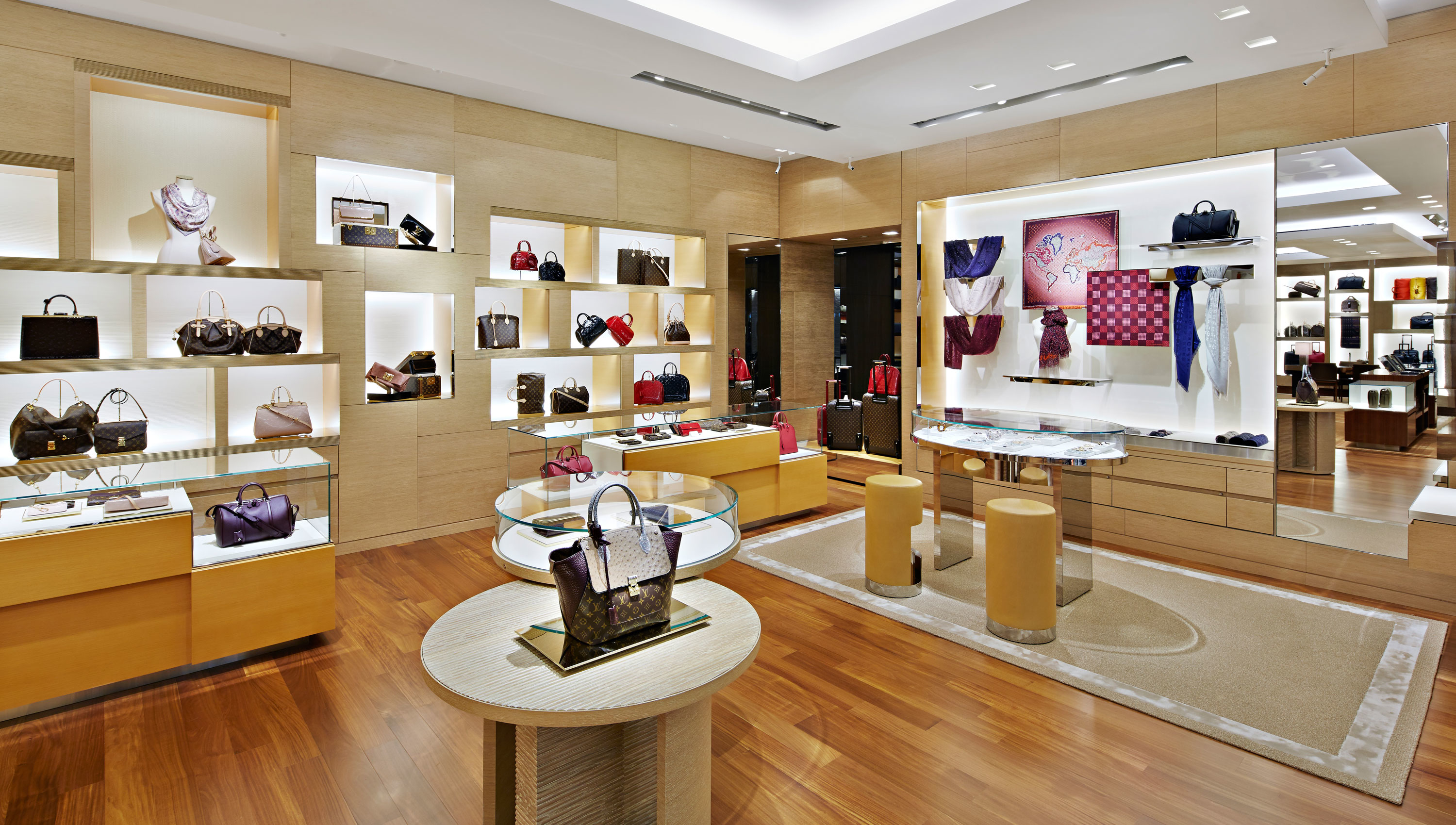 Louis Vuitton Glendale Bloomingdale&#39;s in Glendale, CA | Whitepages