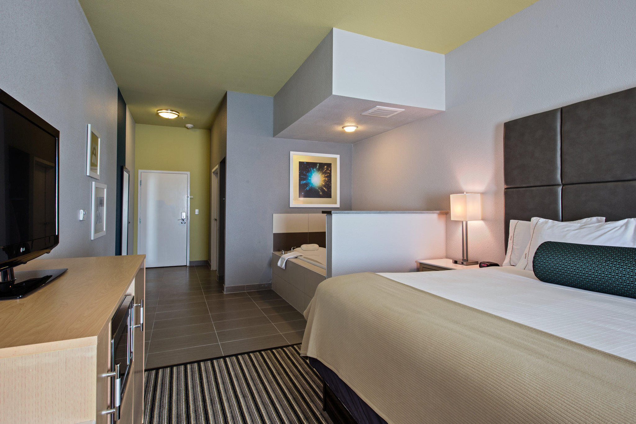 Holiday Inn Express & Suites Carlisle - Harrisburg Area Photo