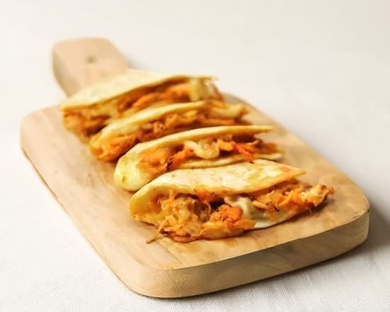 Quesadilla Pollo O Carnes / Chicken or Beef Quesadilla