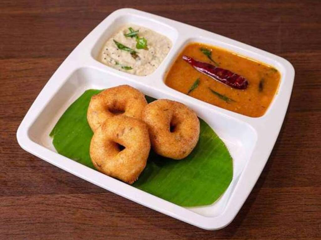 Sambar Vada (3 Pieces)