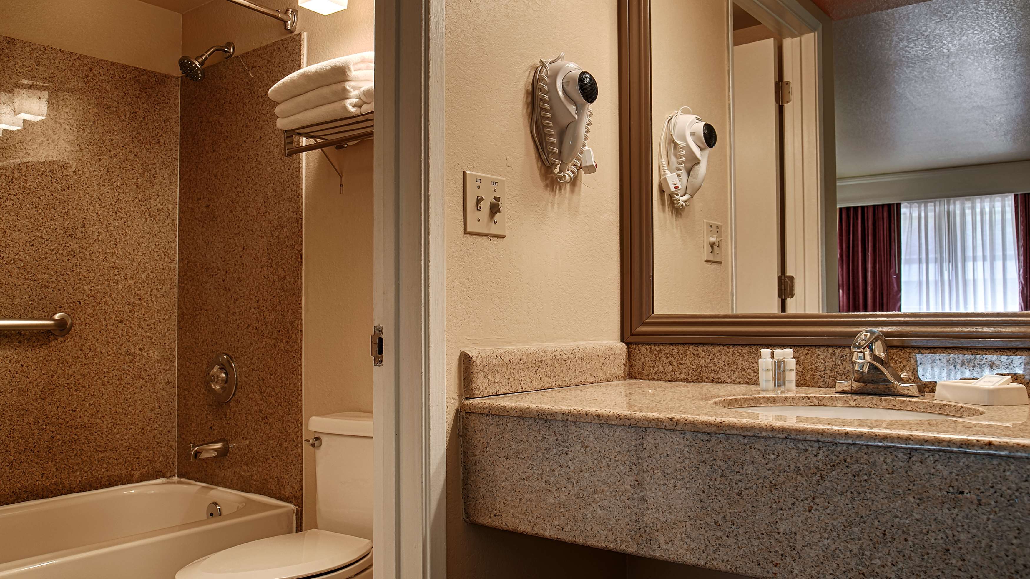 Best Western Heritage Inn Photo