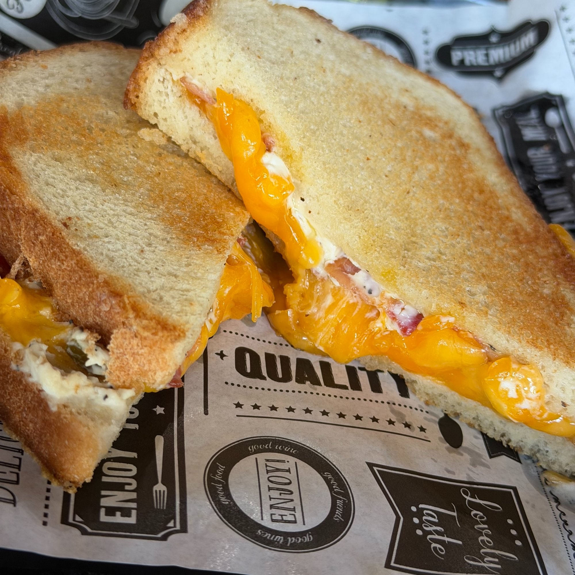 Jalapeño Popper Grilled Cheese Sandwich