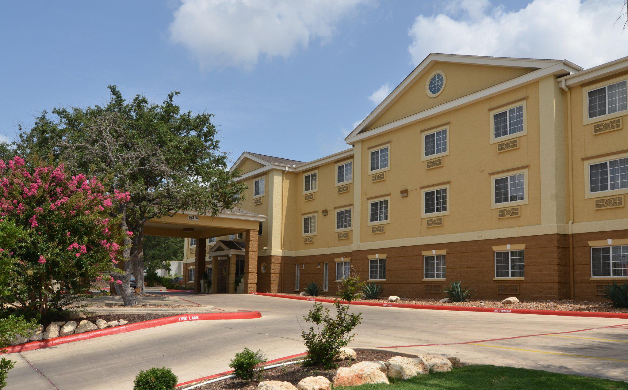 Holiday Inn Express & Suites San Antonio-Airport North Photo