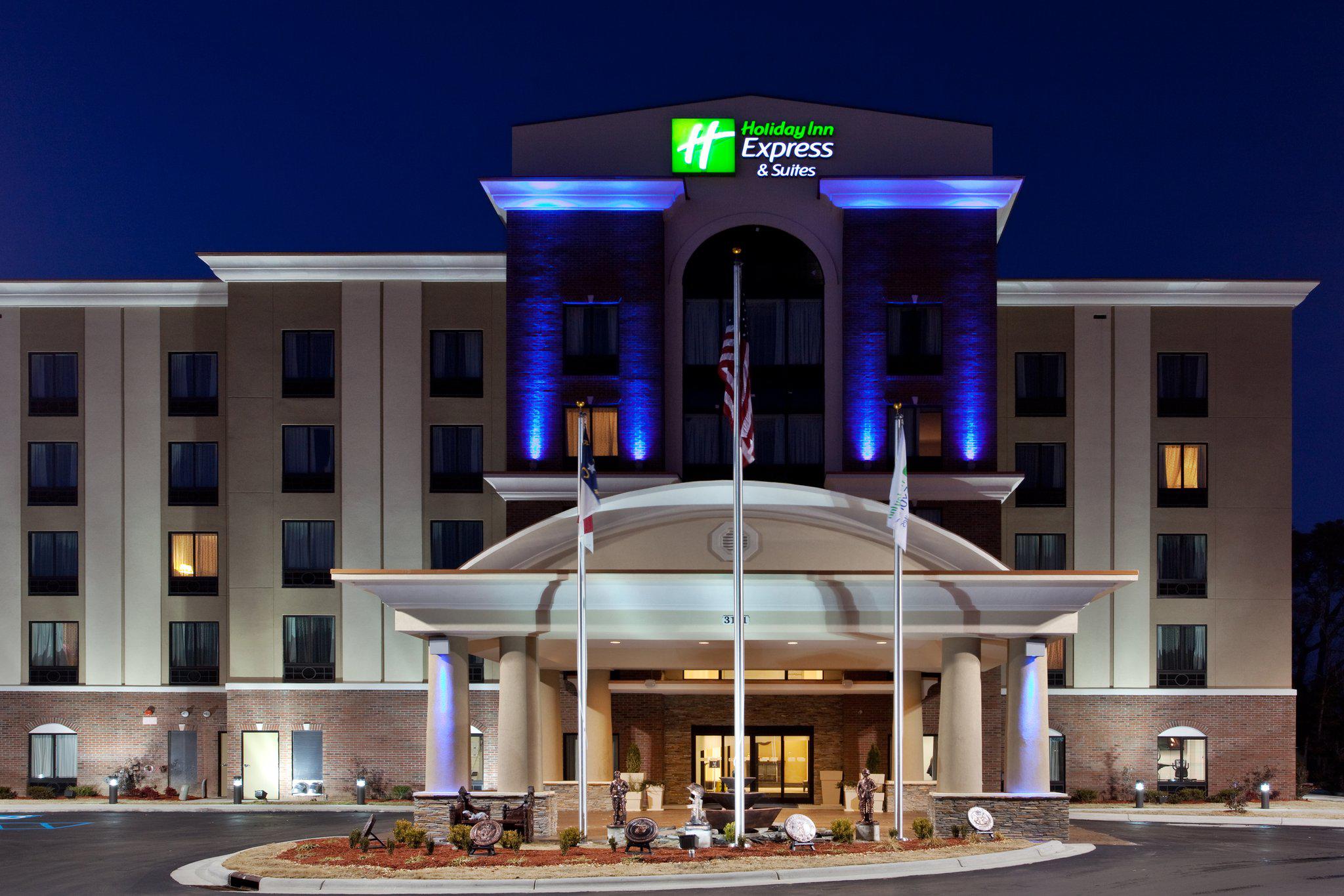 Holiday Inn Express & Suites Hope Mills-Fayetteville Arpt Photo