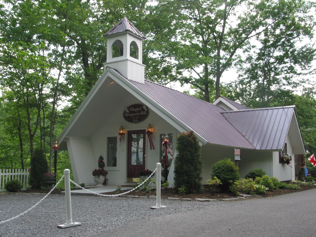 Gatlinburg Wedding Chapel at Honeymoon Hills Photo