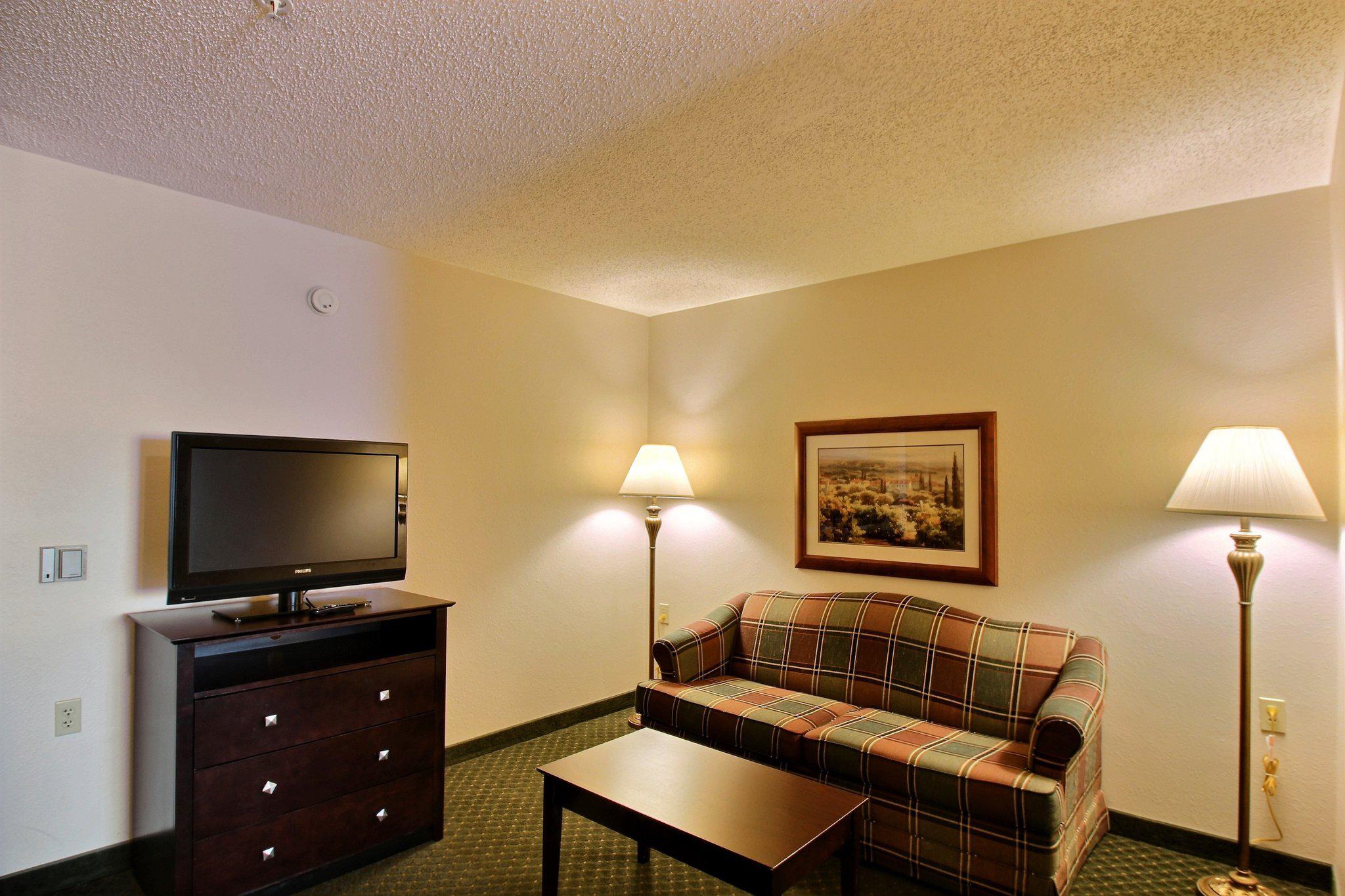 Holiday Inn Express & Suites Oshkosh-Sr 41 Photo