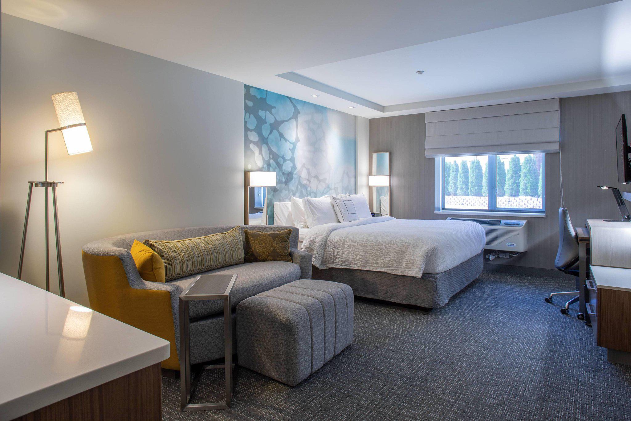 Courtyard by Marriott New York Queens/Fresh Meadows Photo