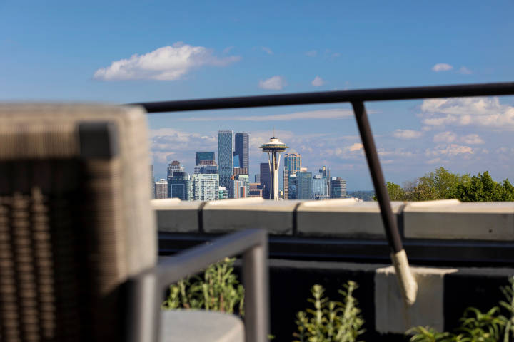 Queen Anne Exchange Image