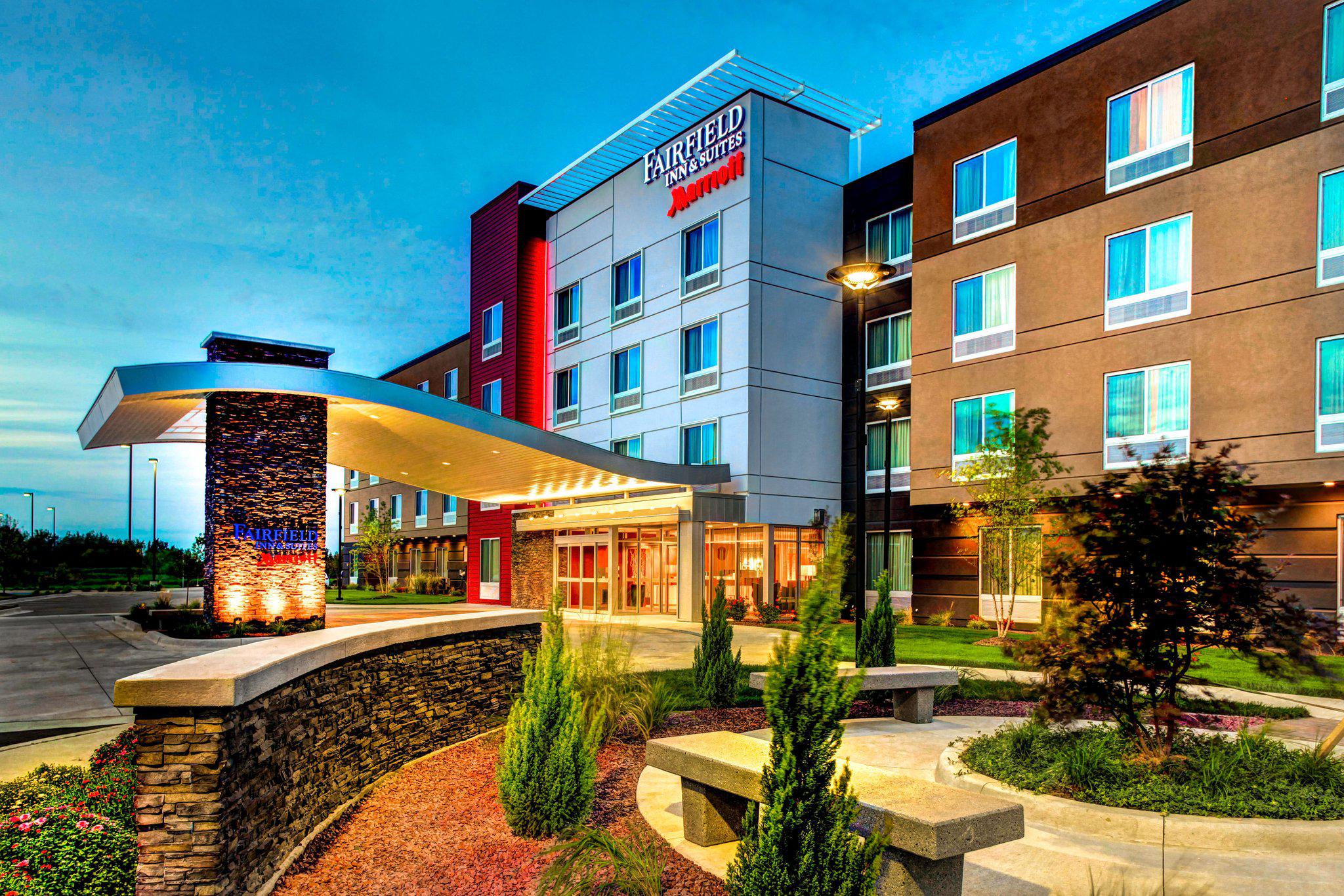 Fairfield Inn & Suites by Marriott Lansing at Eastwood Photo