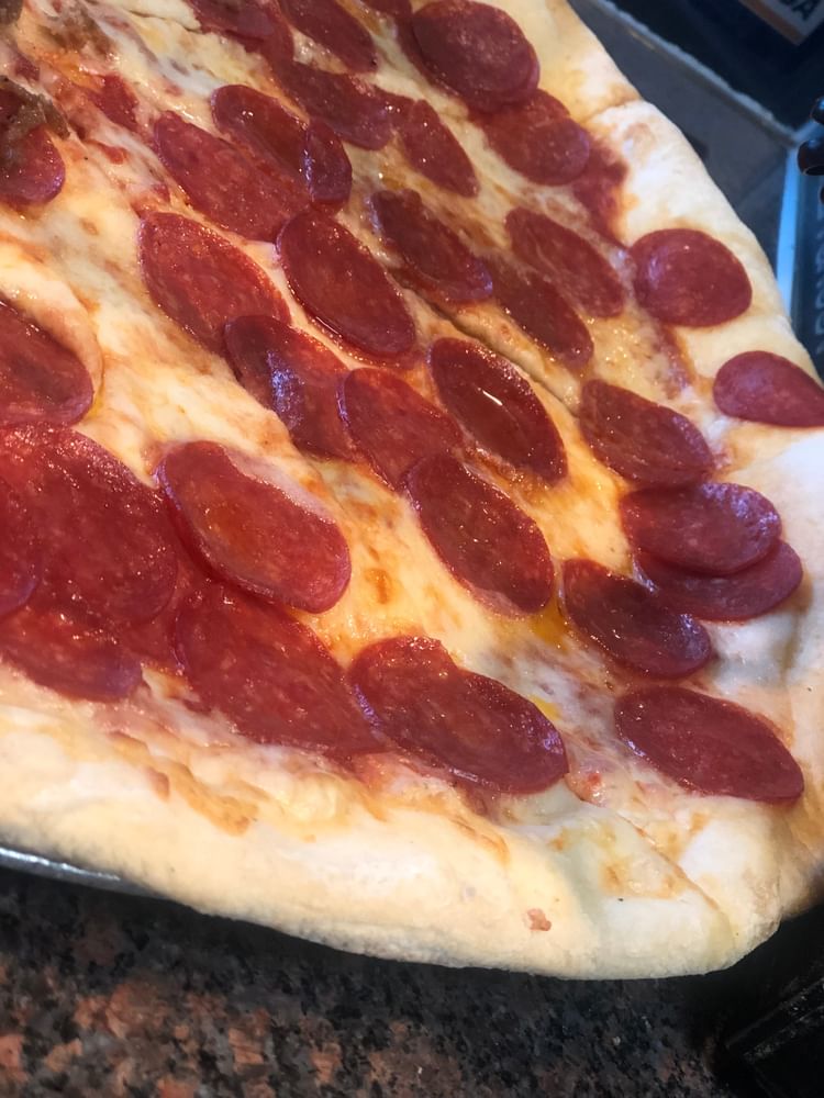 Pepperoni Pizza (18")