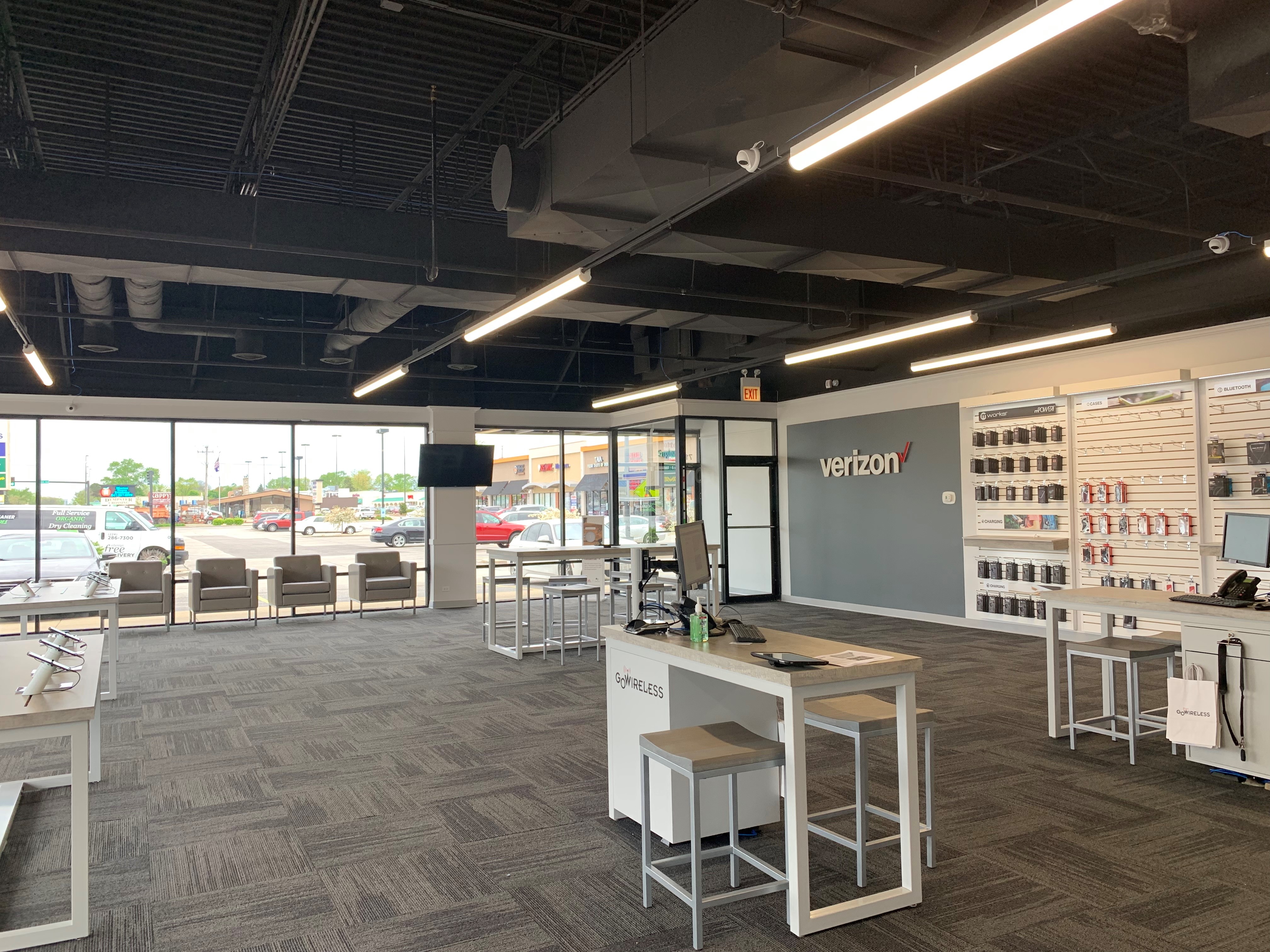 Verizon Authorized Retailer – GoWireless Photo