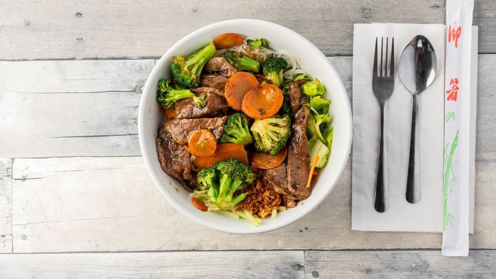 B4. Beef Stir Fry Noodle Bowl