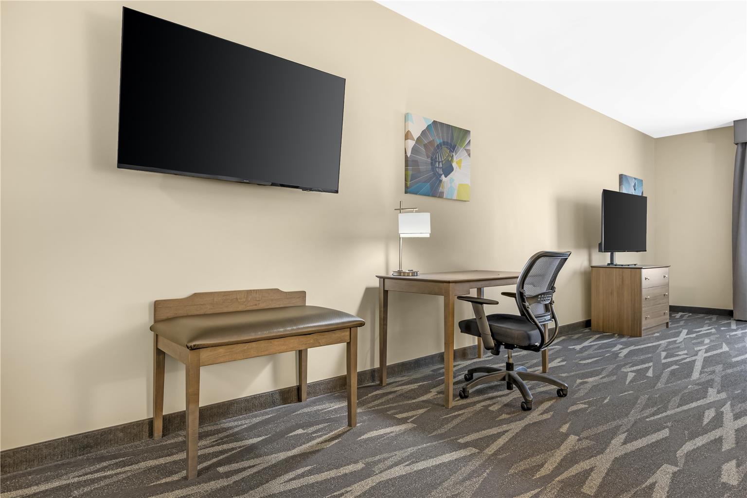 Best Western Plus Centralia Hotel & Suites Image