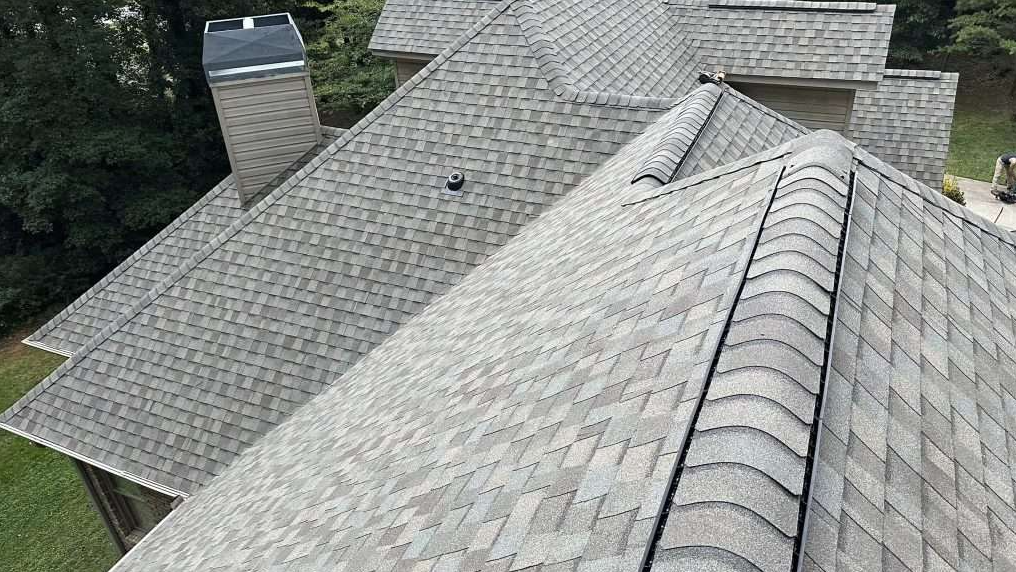 Montgomery Roofing Pro Image