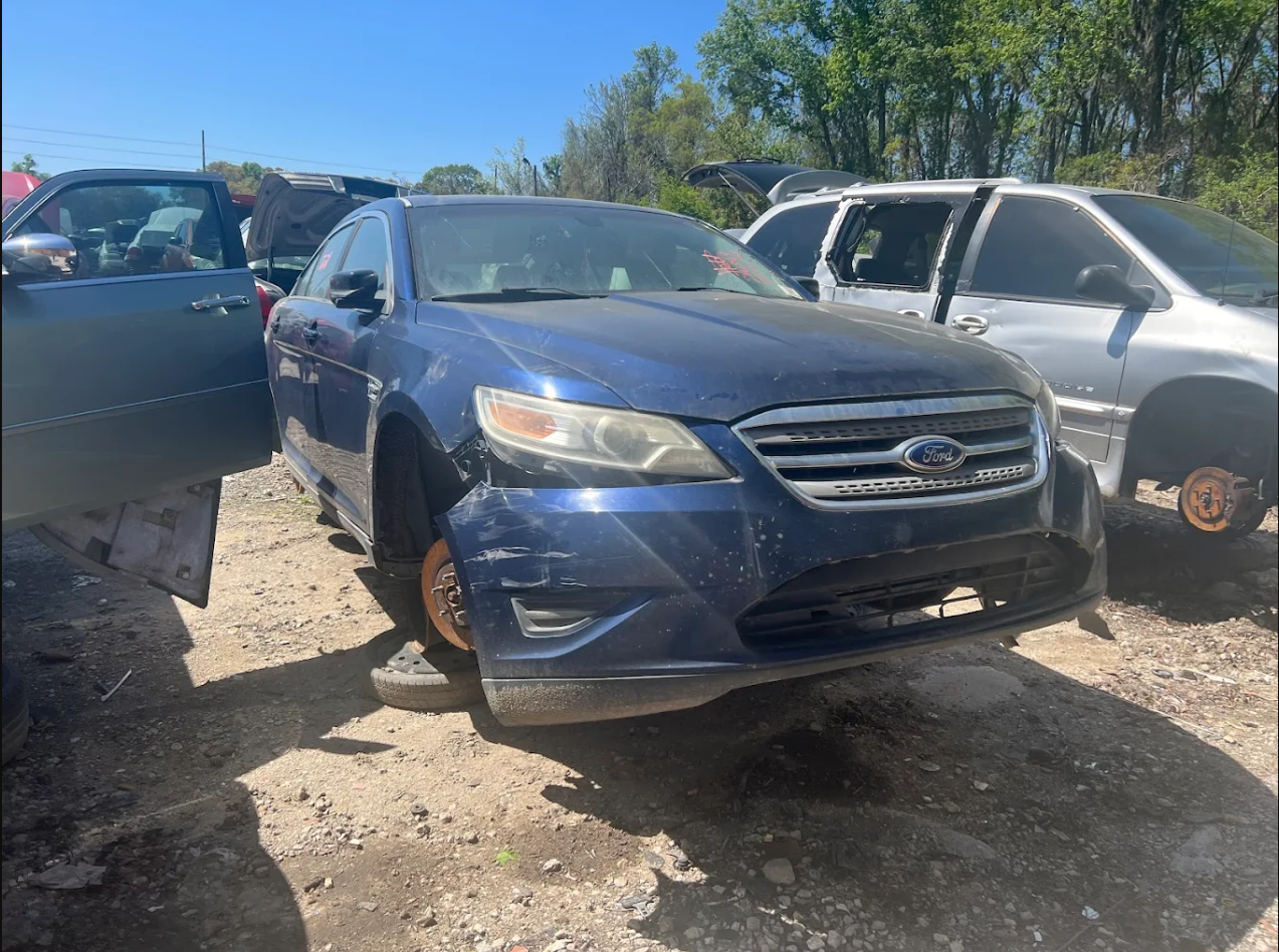 Cash-N-Carry Pull Your Part Image