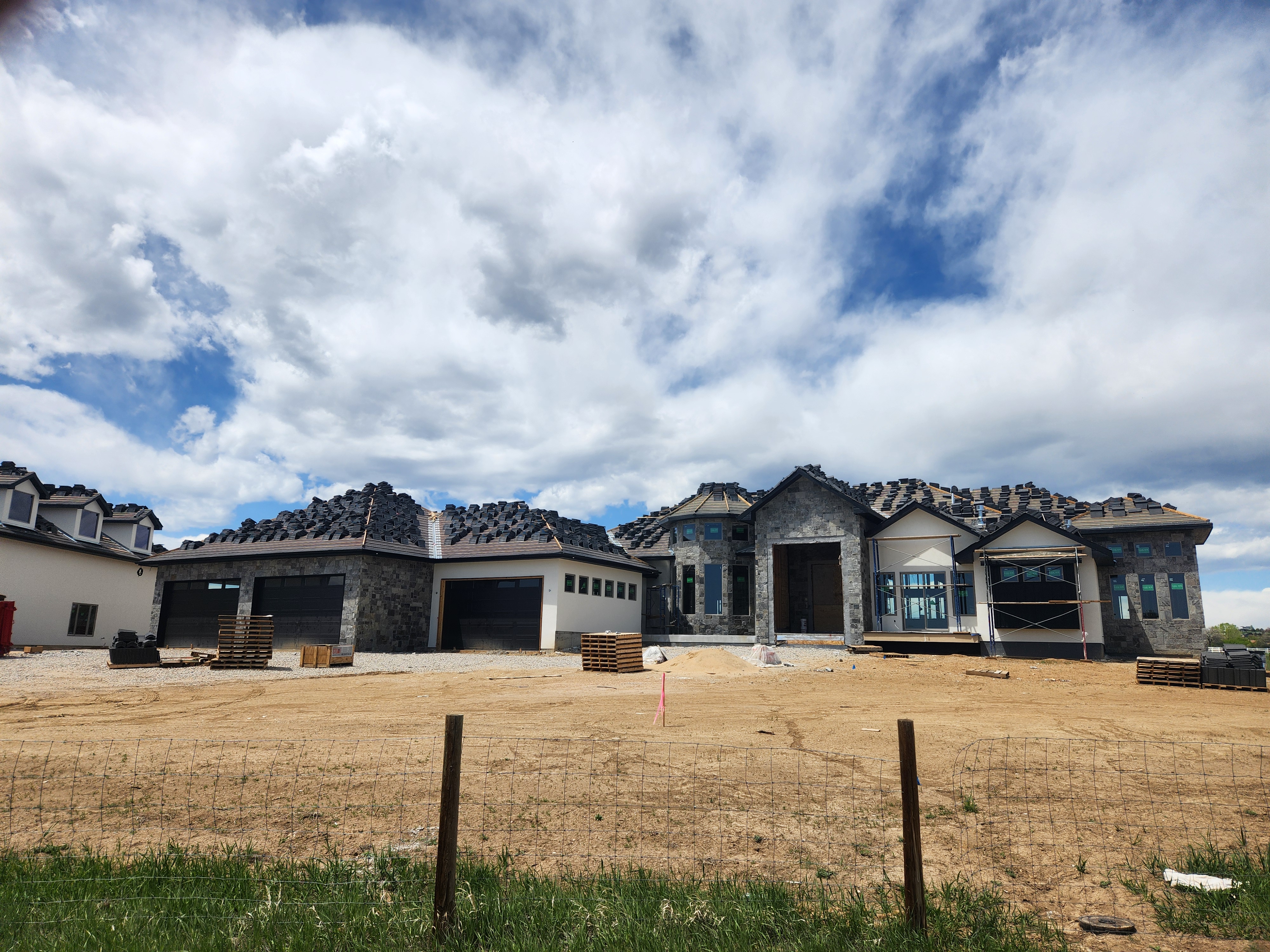 Simon's Construction Image