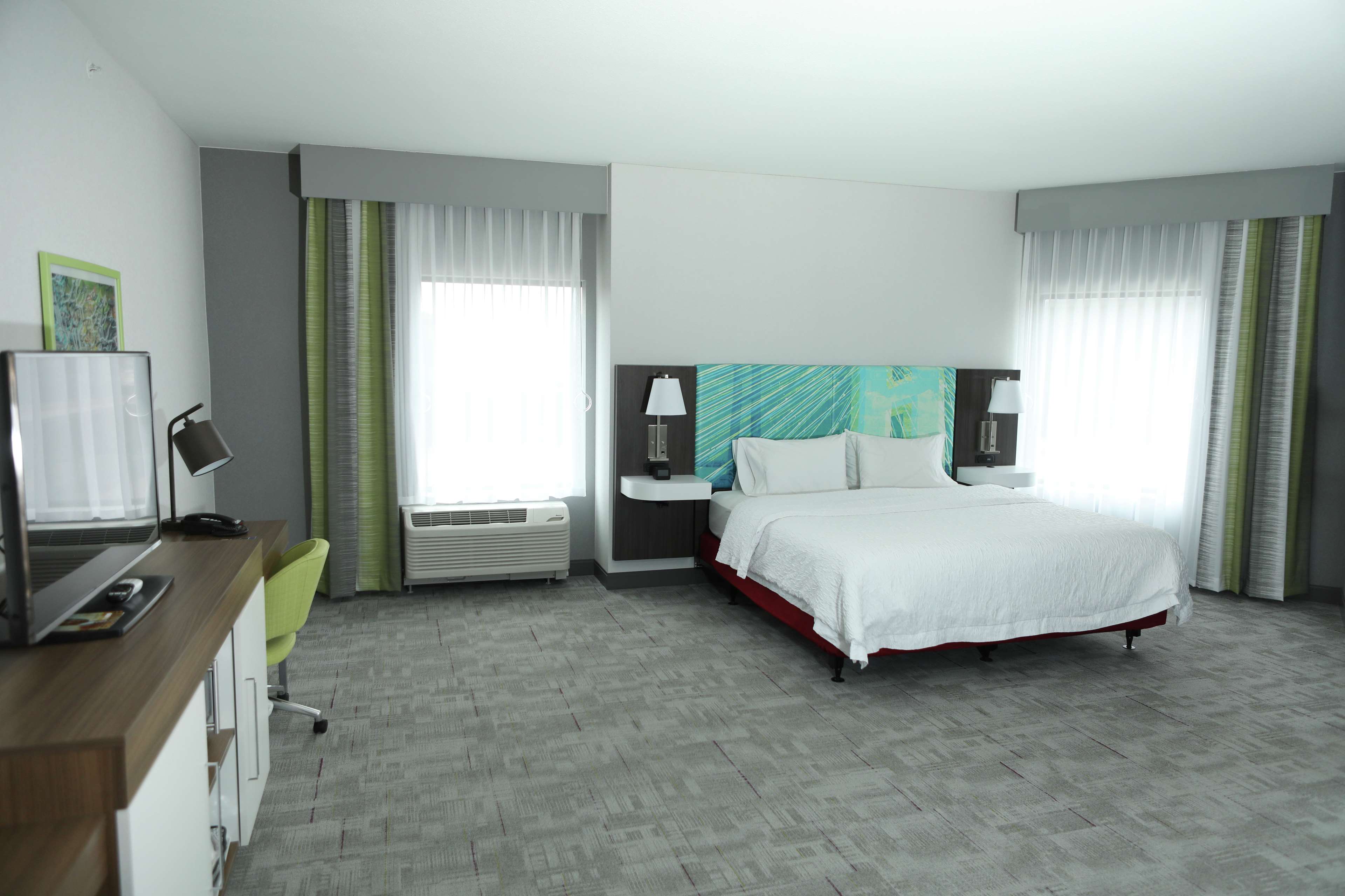 Hampton Inn & Suites Burlington Photo