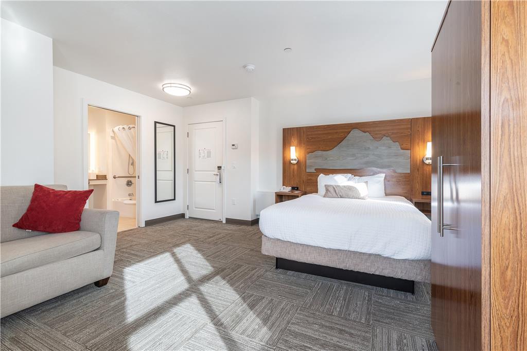 Marshall Suites Bainbridge Island, SureStay Collection Image