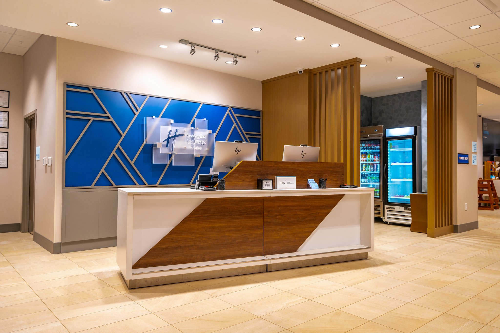 Holiday Inn Express & Suites Murfreesboro West by IHG Image