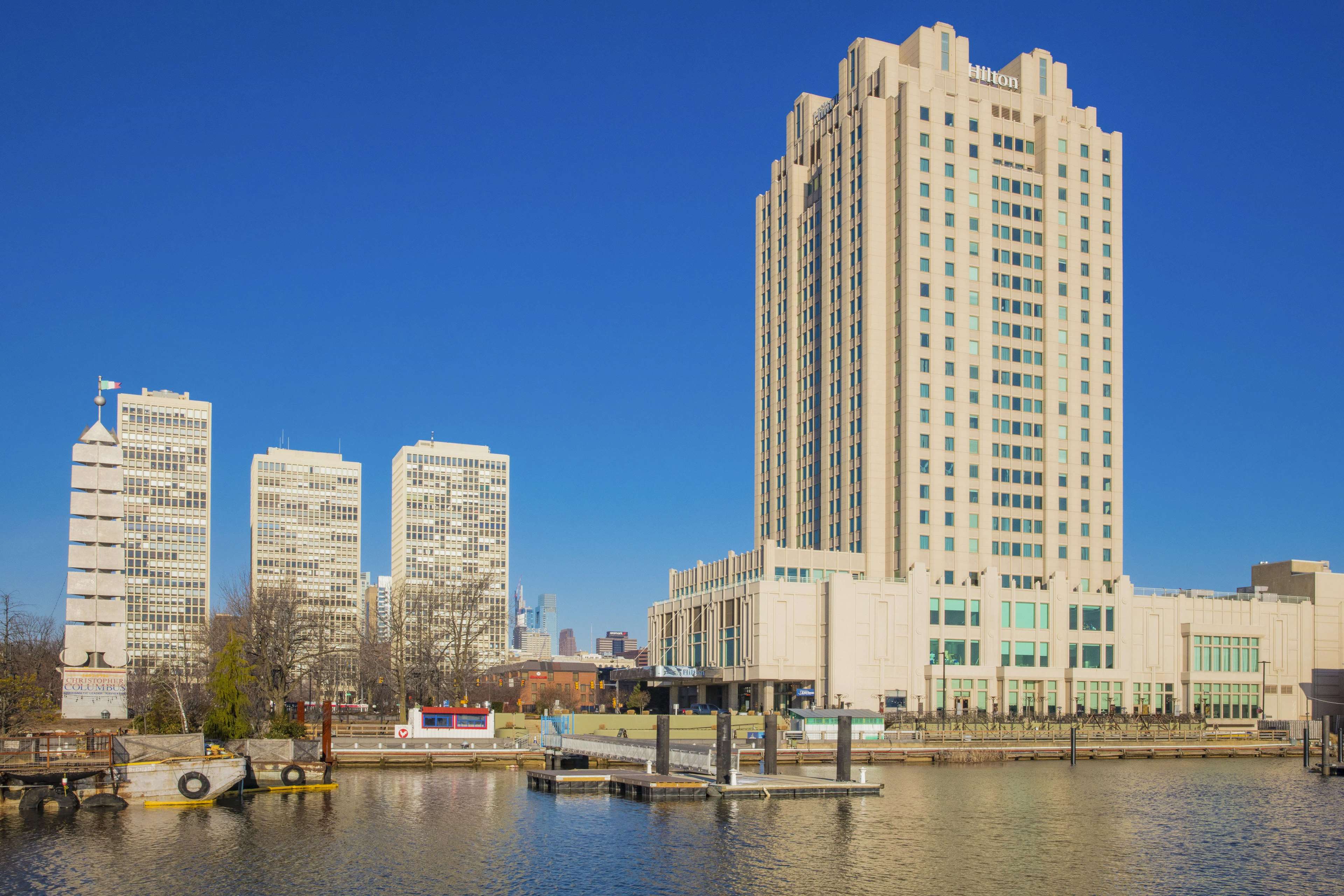 Hilton Philadelphia at Penn's Landing Photo