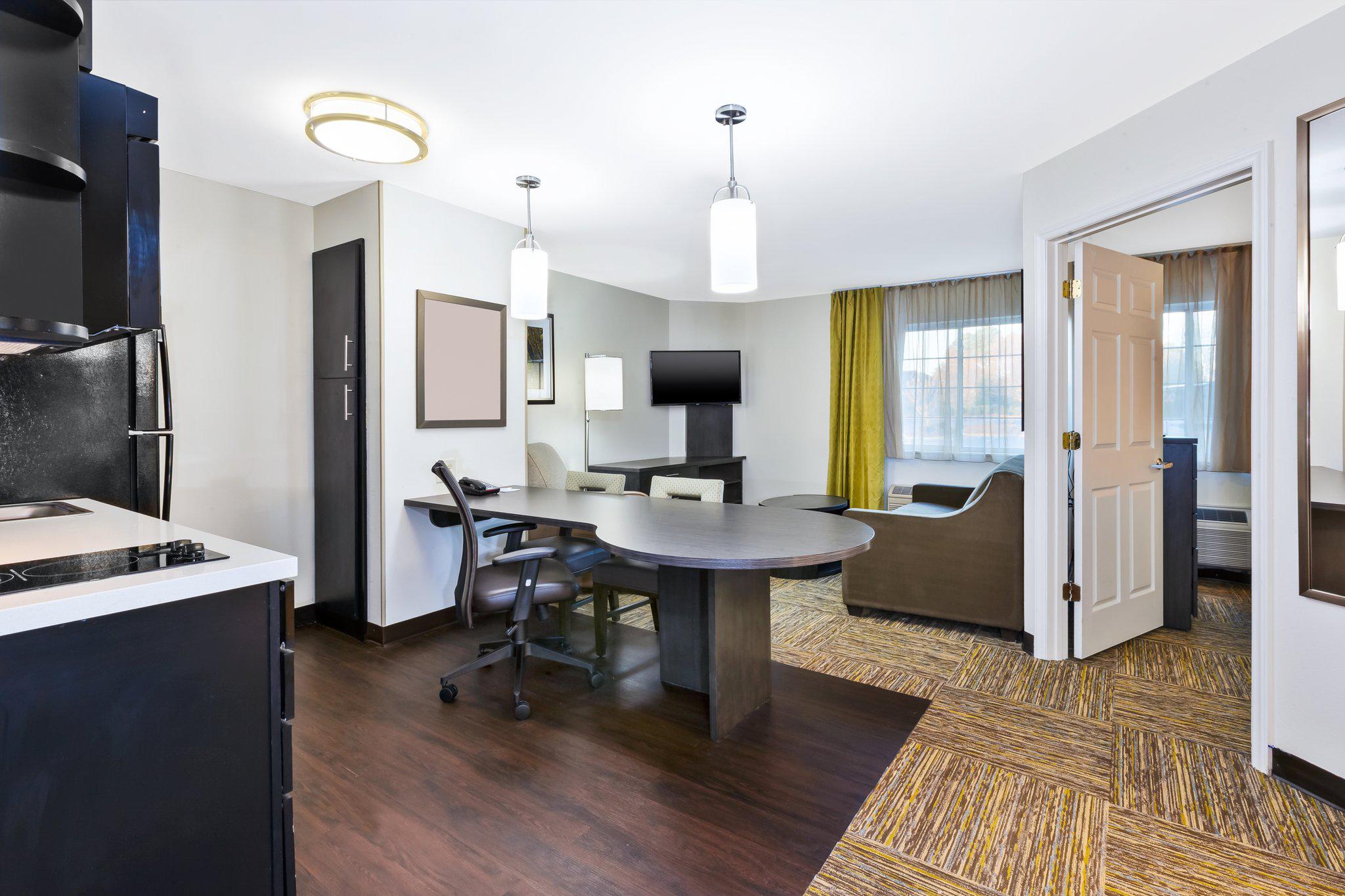 Candlewood Suites Huntersville-Lake Norman Area Photo
