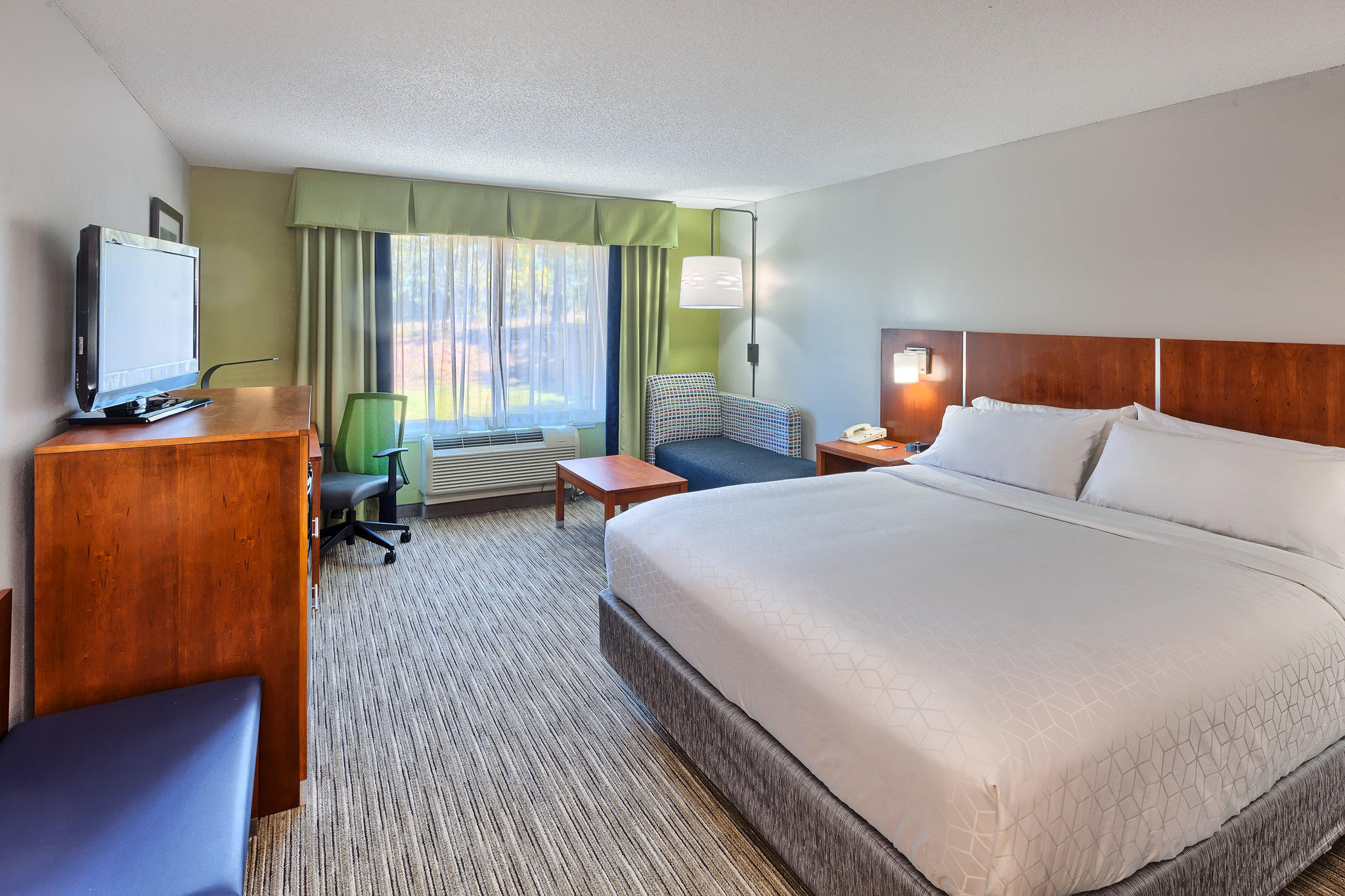 Holiday Inn Express & Suites Raleigh North - Wake Forest Photo