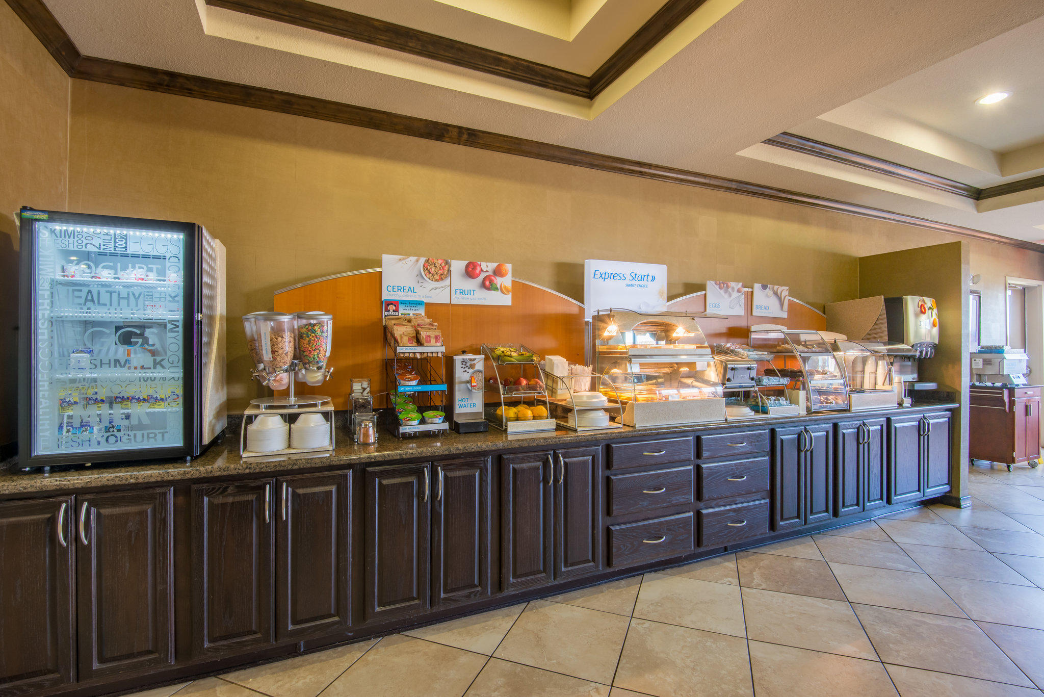 Holiday Inn Express & Suites Clovis Photo