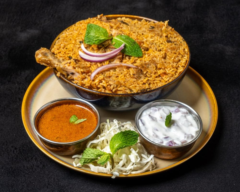 Ambur Chicken Seeraga Samba Biriyani