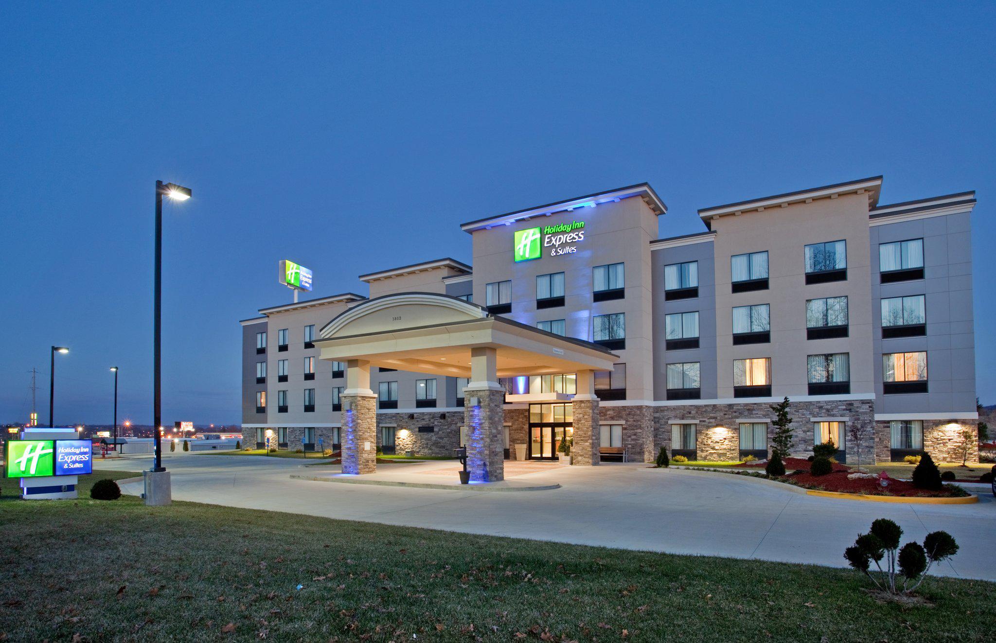 Holiday Inn Express & Suites Festus - South St. Louis Photo