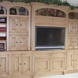 Melchor Custom Carpentry Logo