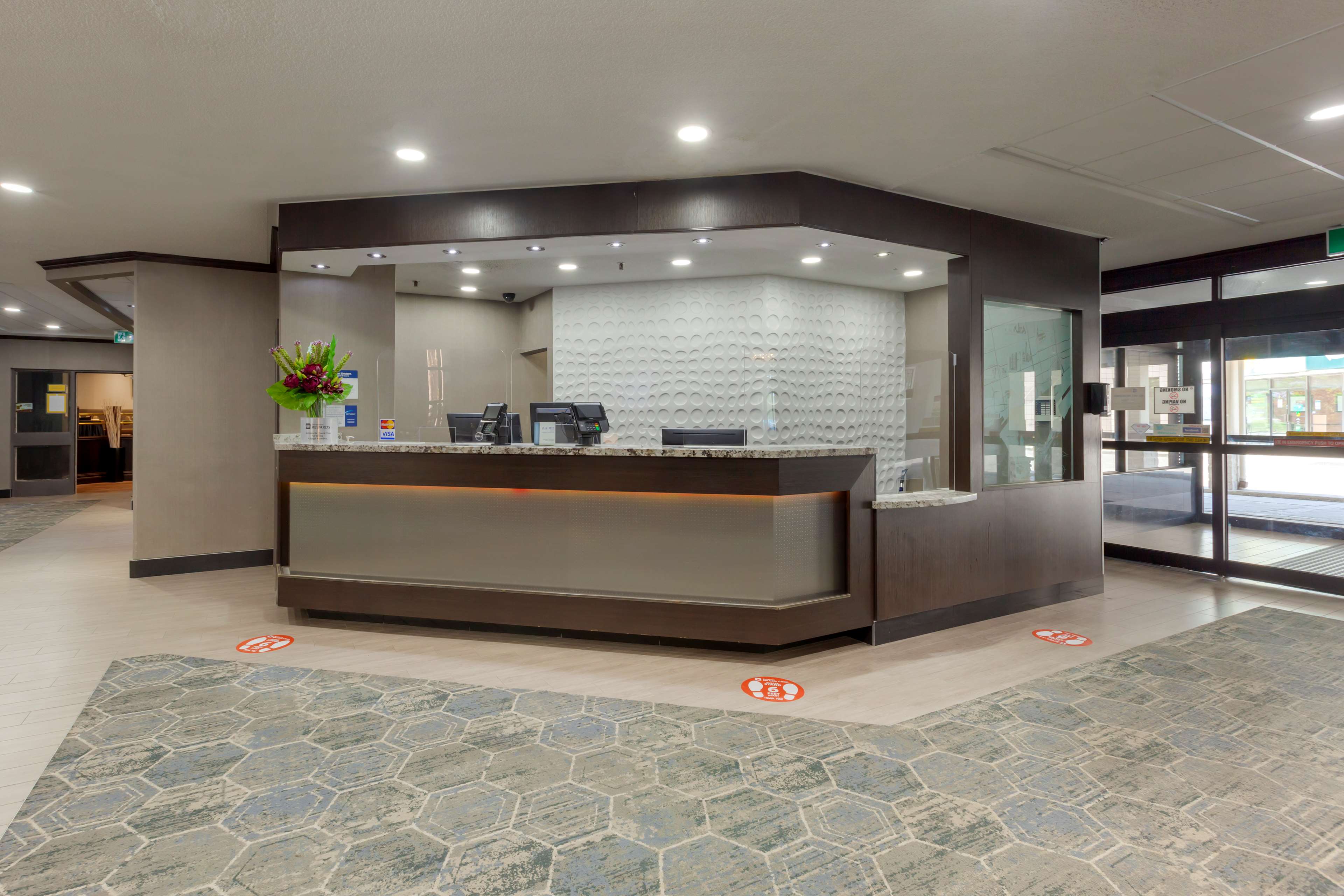 Best Western Plus Toronto Airport Hotel, 5825 Dixie Rd, Mississauga, ON