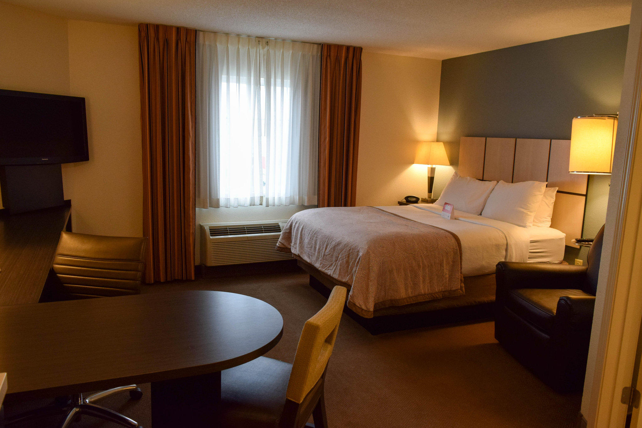 Candlewood Suites Wichita-Airport Photo