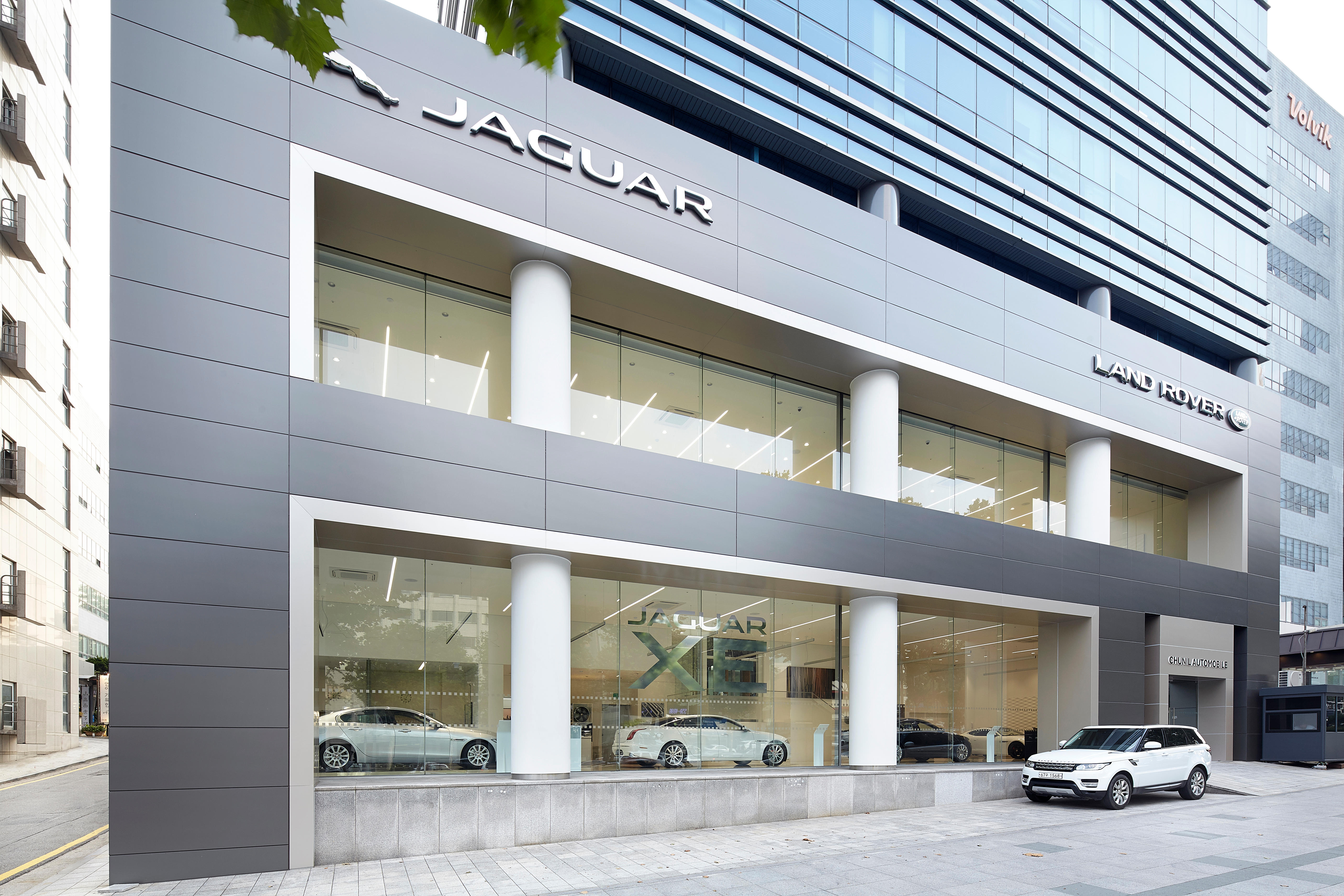 Jaguar Chunil Automobile - Daechi | 11 Seoul 329, Yeongdong-daero, Gangnam-gu, 984-1 | +82 2-569-9119