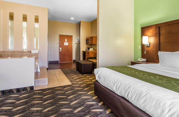 Images Comfort Suites