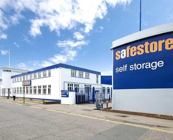 Images Safestore Self Storage Borehamwood