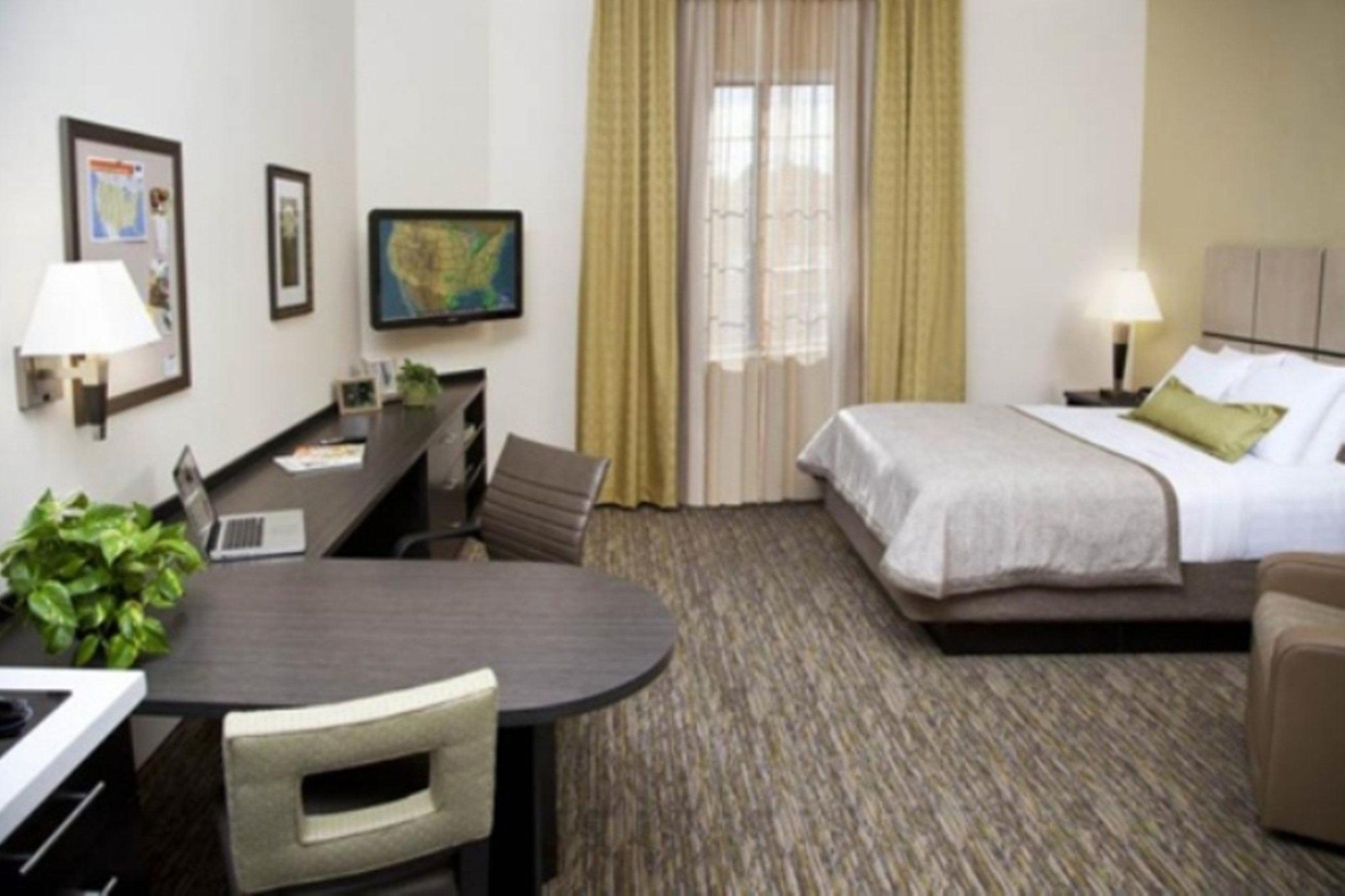 Candlewood Suites Houston by the Galleria Photo