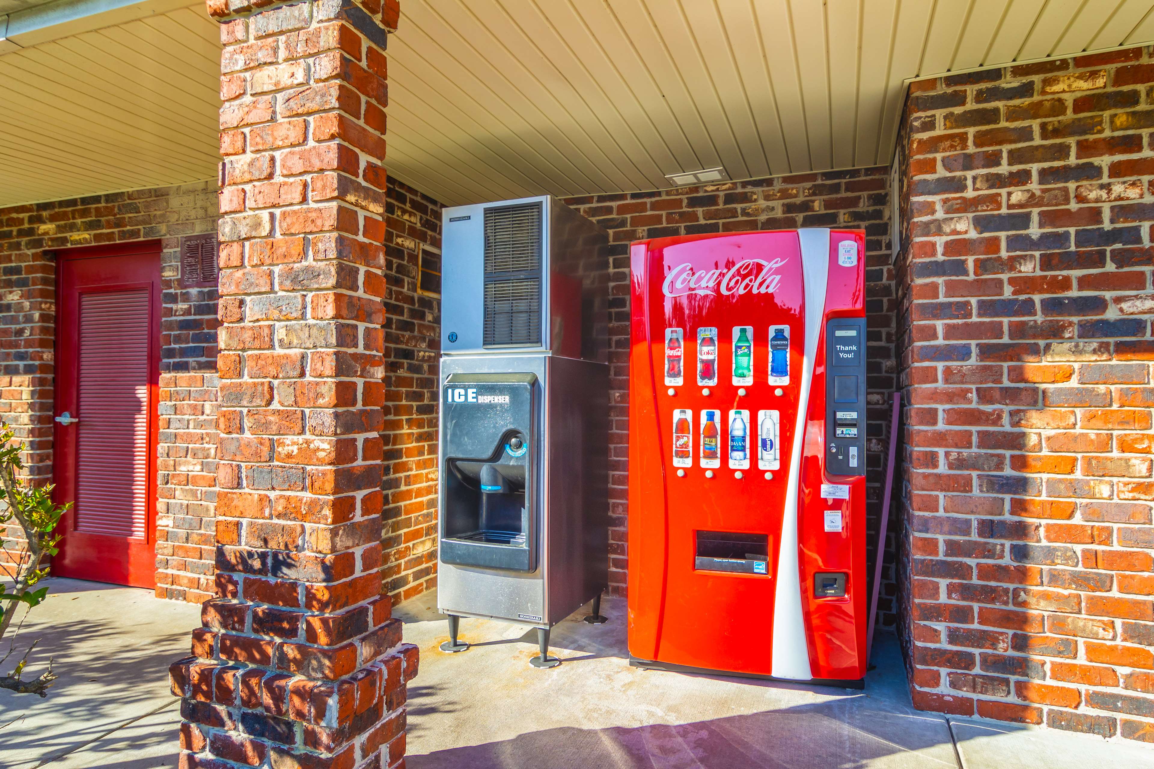 Ice/Vending Machine