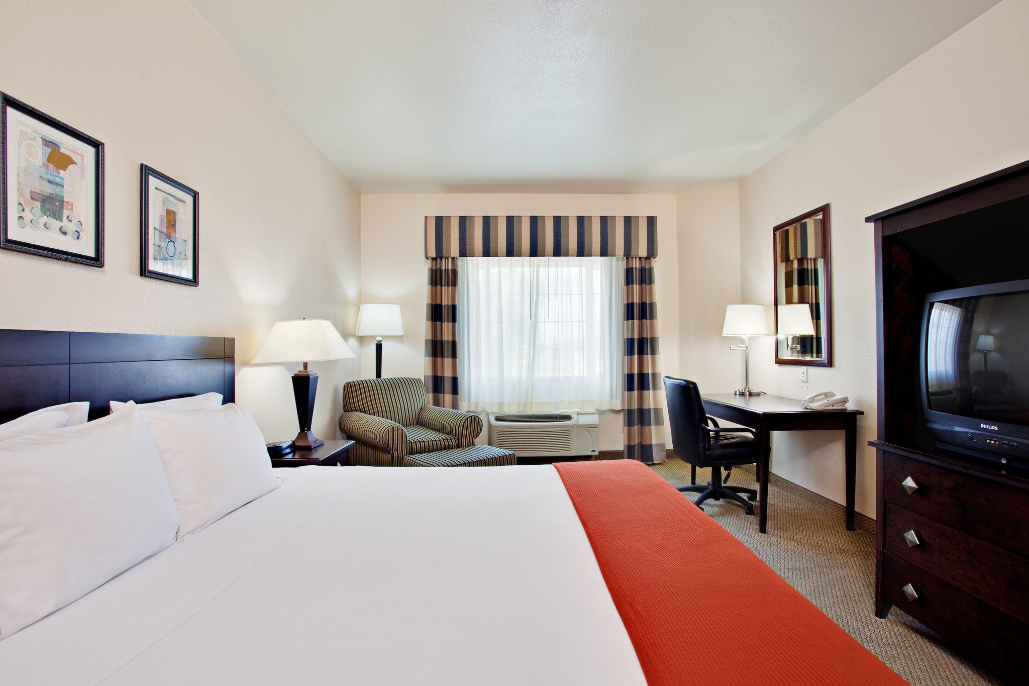 Holiday Inn Express & Suites Garden Grove-Anaheim South Photo