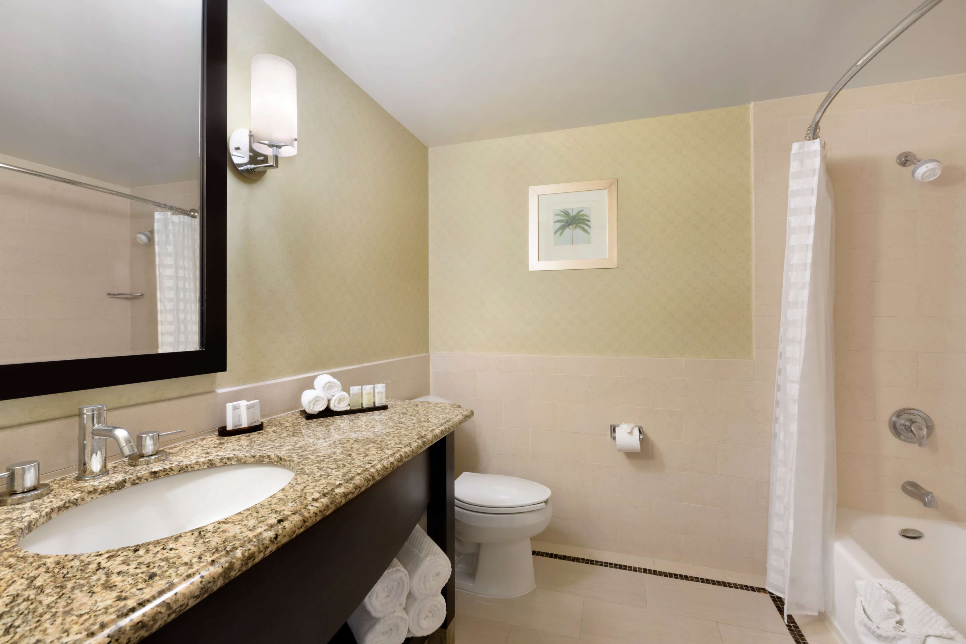 Guest room bath